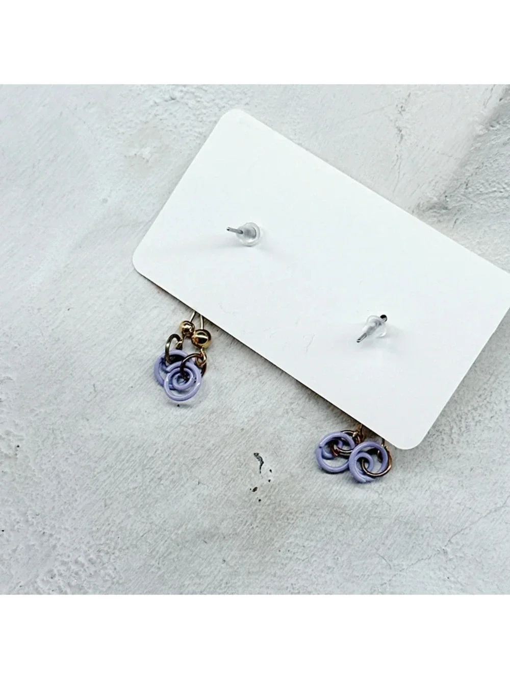 826mc. Purple and Goldtone Earrings